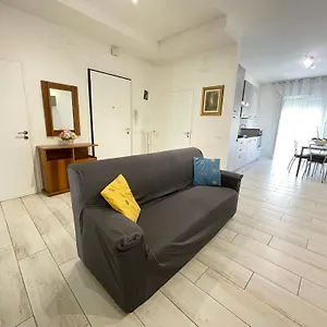 https://yayas-house.hotelinveneto.com