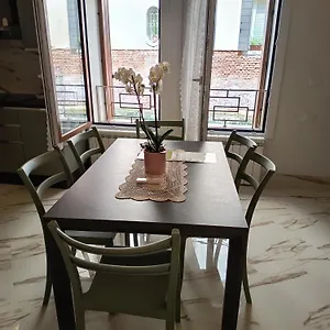 https://ca-lucia-canal-view.hotelinveneto.com