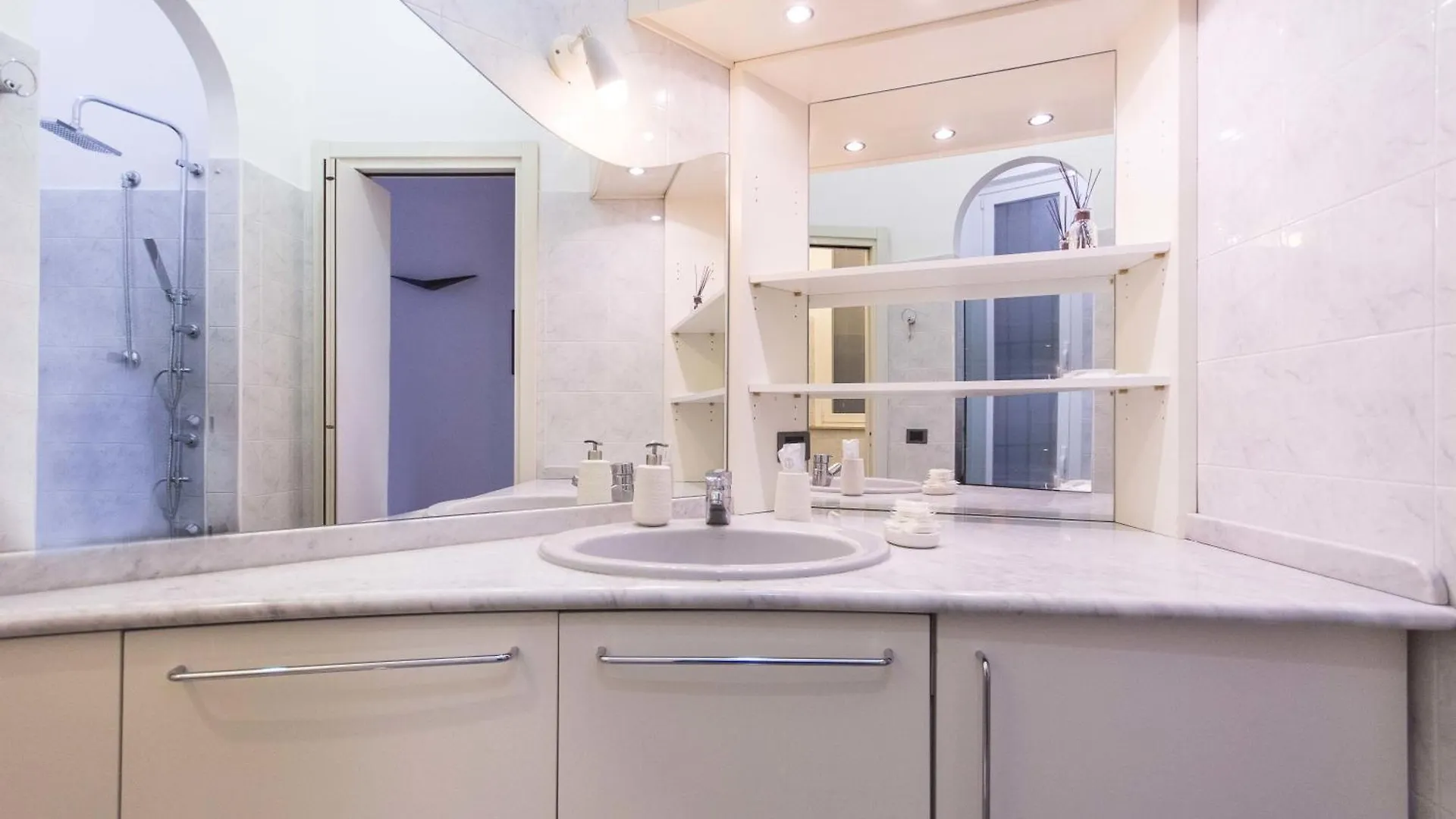 Appartamento Flat In Duomo Milano 0*,  Italia